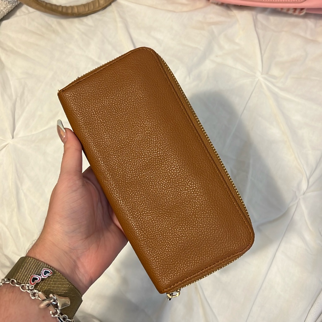 Tan Wallet
